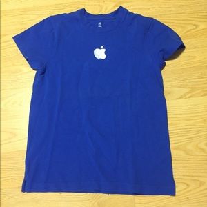 Women’s xs Apple tee embroidered